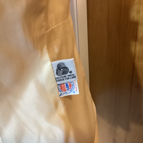 Couture size 6 YELLOW WOOL SUIT. USA MADE LIST $350. STUNNING - Picture 5 of 15